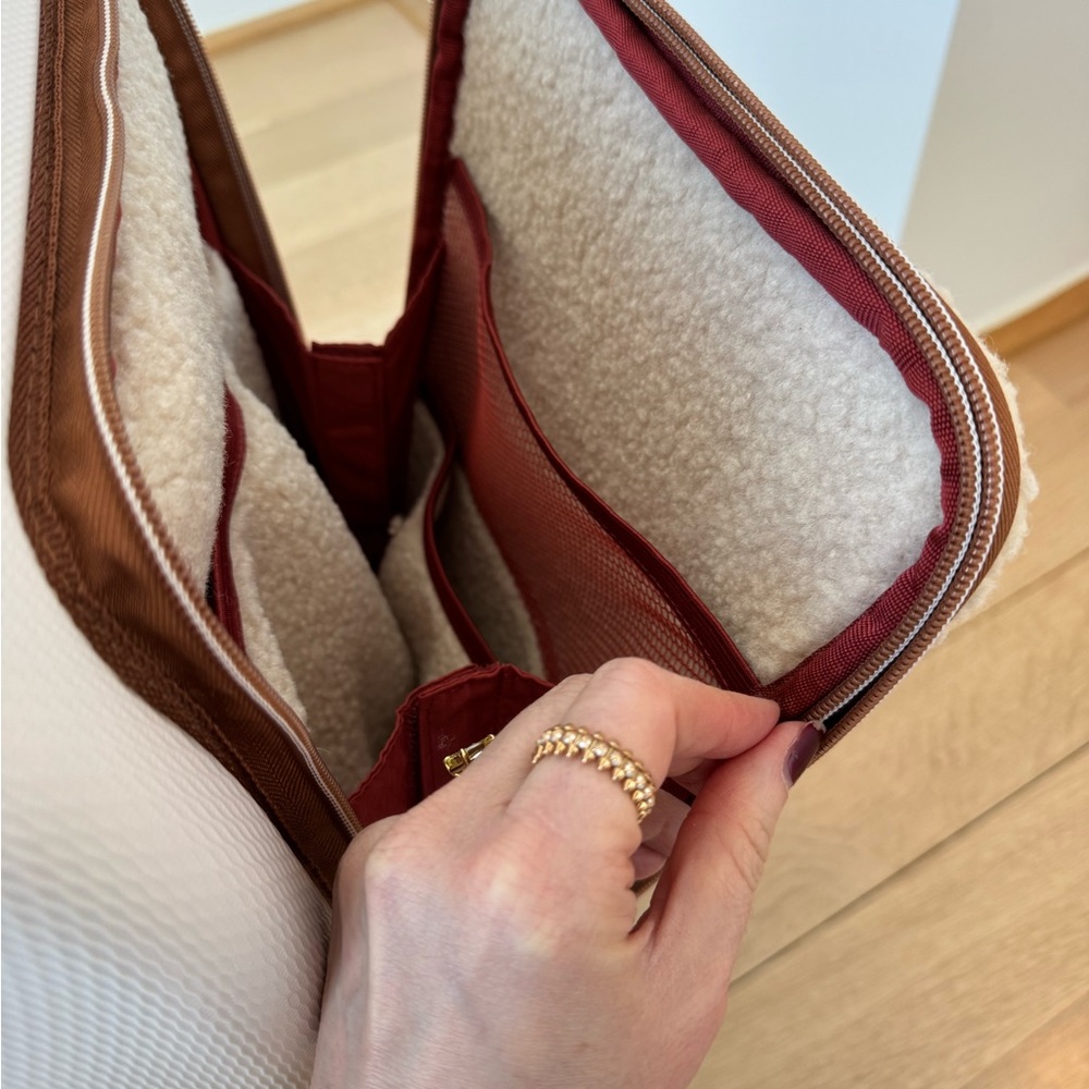 NWT Limited Edition Delsey Paris Chatelet 2.0 Air Brown and White Carry On - Picture 11 of 16